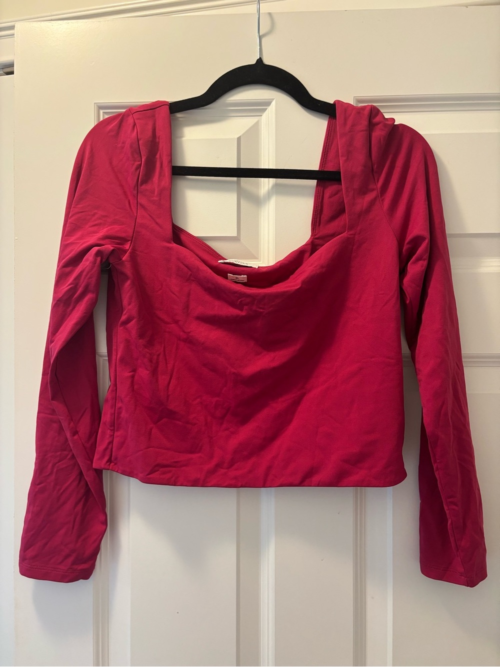 Aritzia Babaton Contour Women’s Pink Long Sleeve Scoop Neck Top